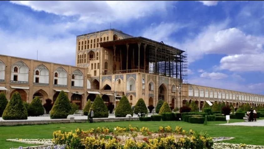 عالی قاپو